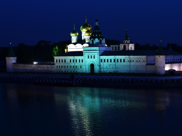 Ипатьевский монастырь в Костроме - Святыни и храмы города Костромы