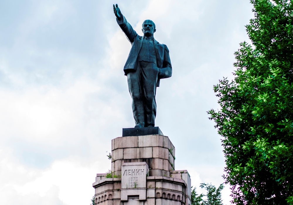 Памятник Владимиру Ленину в Костроме - Памятники и мемориалы в Костроме 