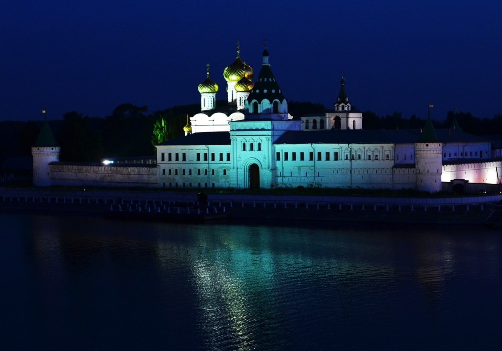 Ипатьевский монастырь в Костроме - Святыни и храмы города Костромы