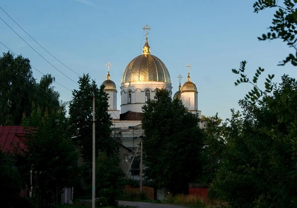 Собор Троицы Живоначальной (в бывшем Николаевском Староторжском монастыре)
