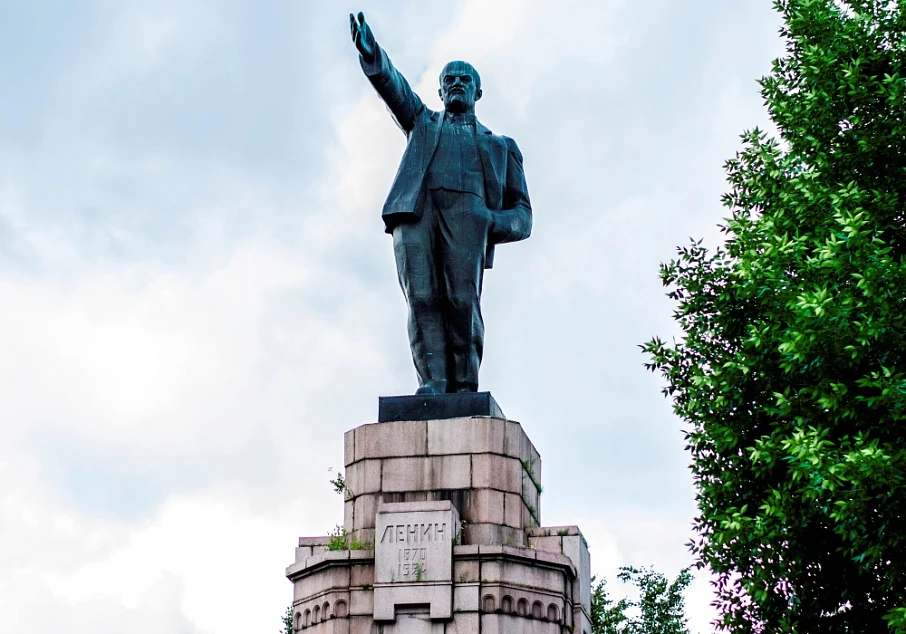 Памятник Владимиру Ленину в Костроме - Памятники и мемориалы в Костроме 