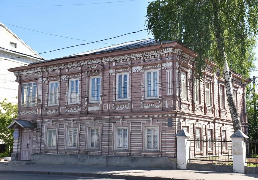 Дом Фролова