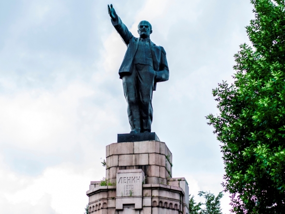 Памятник Владимиру Ленину в Костроме - Памятники и мемориалы в Костроме 